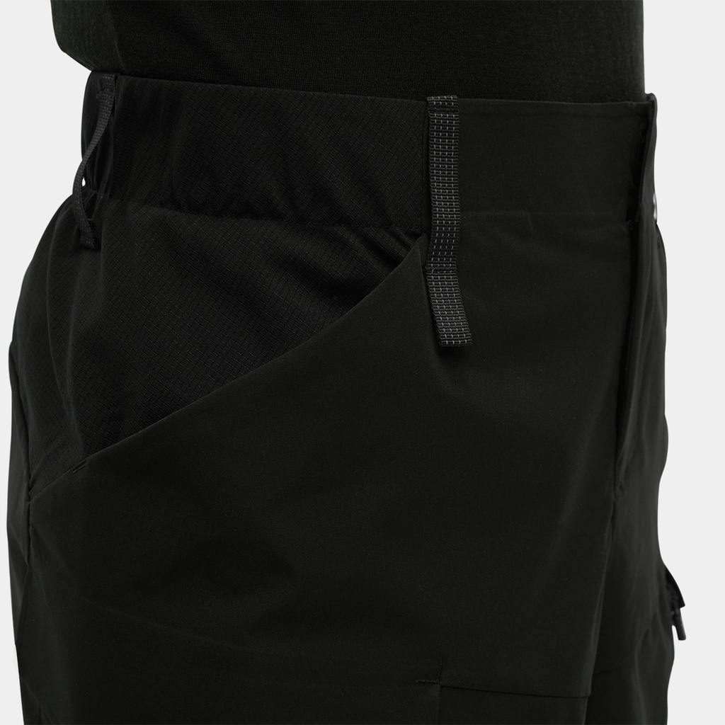 on-running-explorer-shorts-black-05.jpg