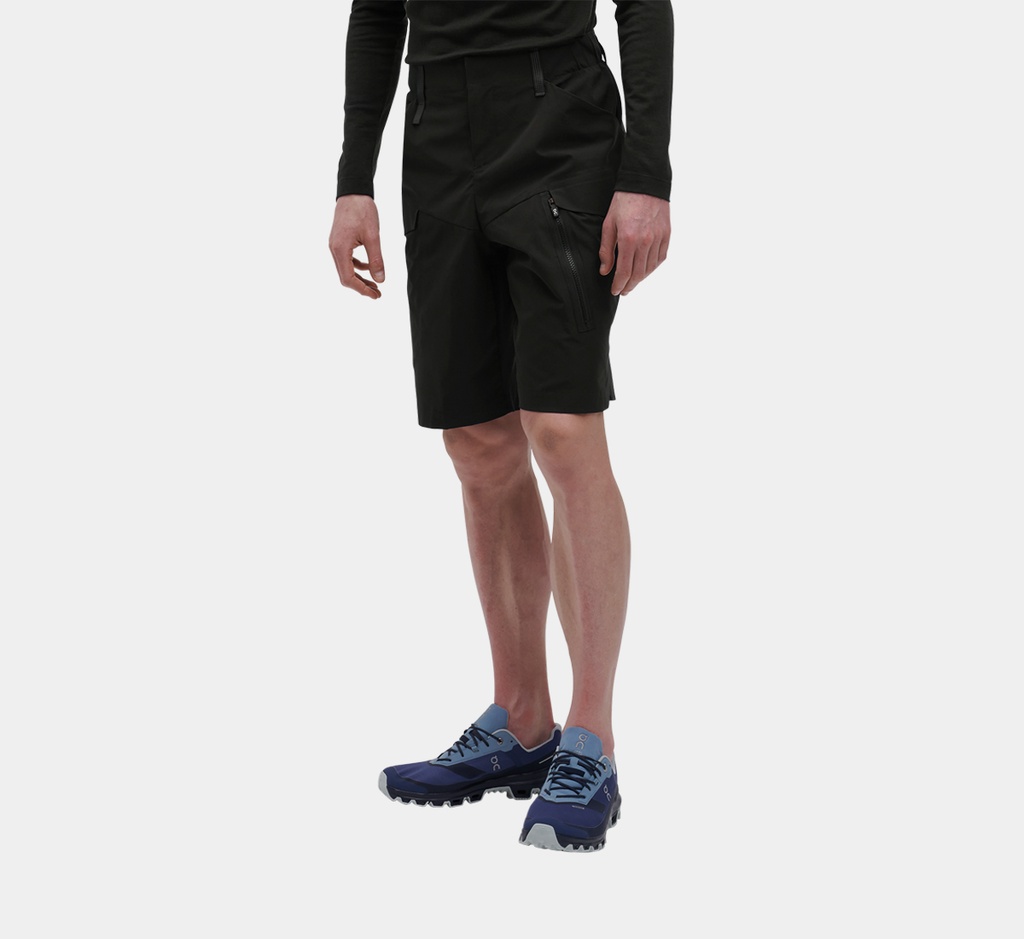 on-running-explorer-shorts-black-02.jpg