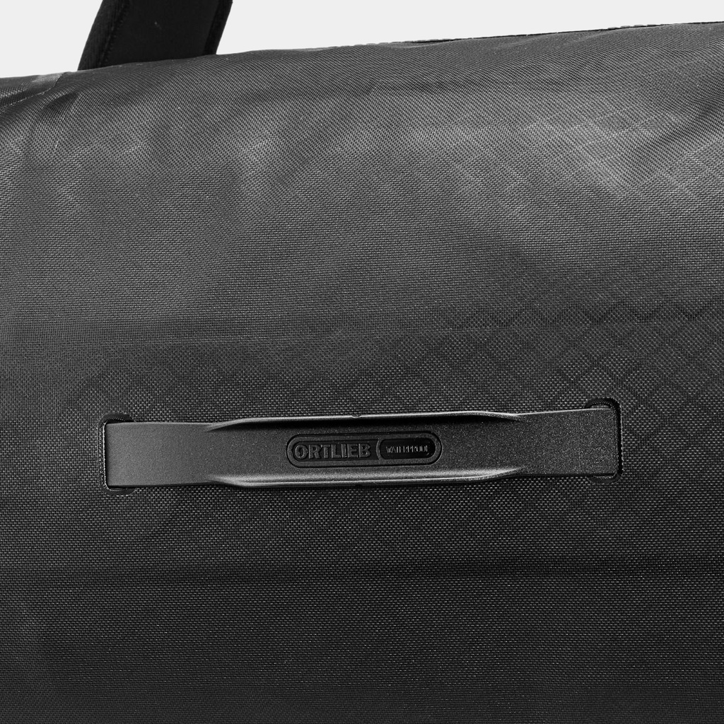 Duffle Metrosphere 40L Black / Embossed