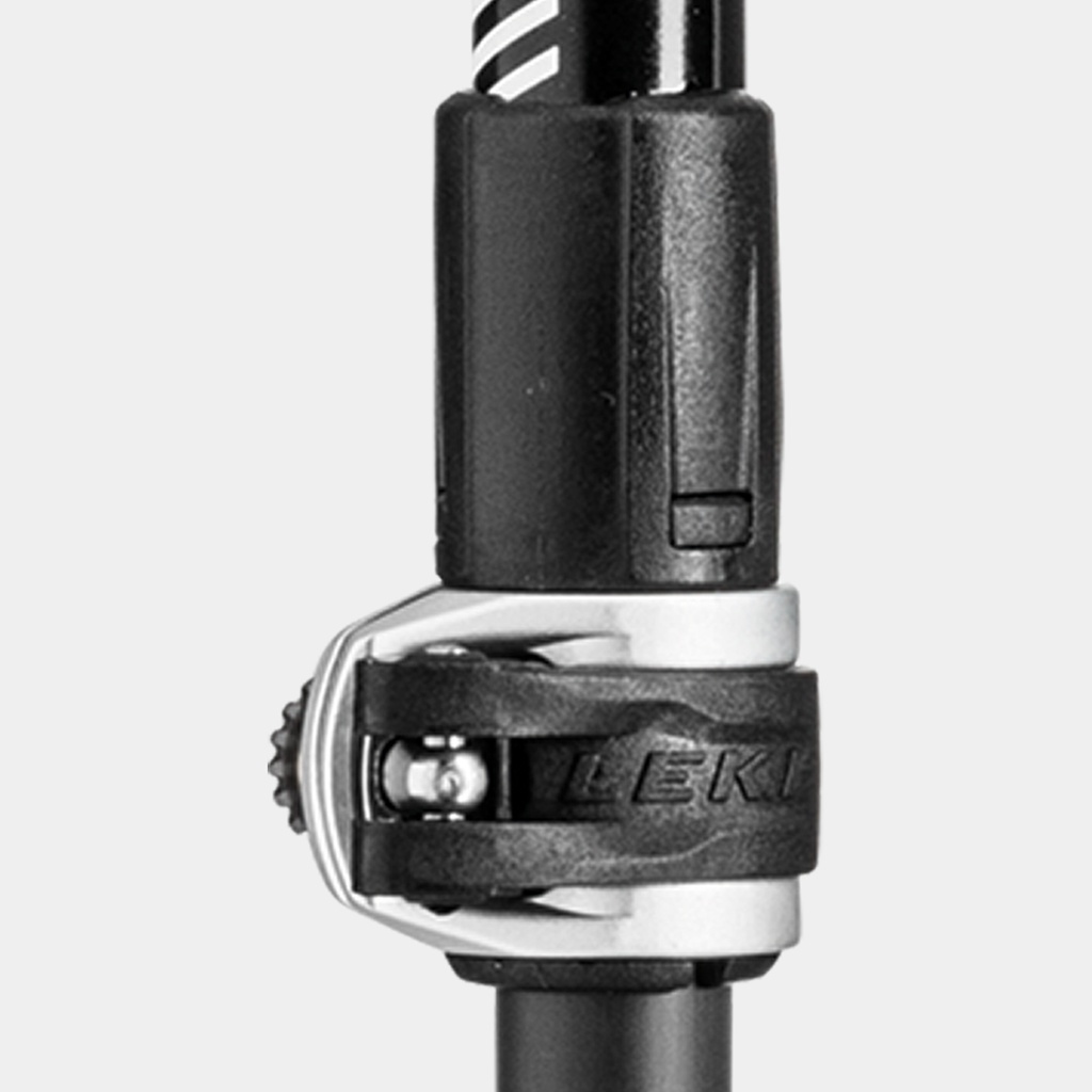 leki-cross-trail-lite-carbon-black-white-natural-carbon-2022-05.jpg