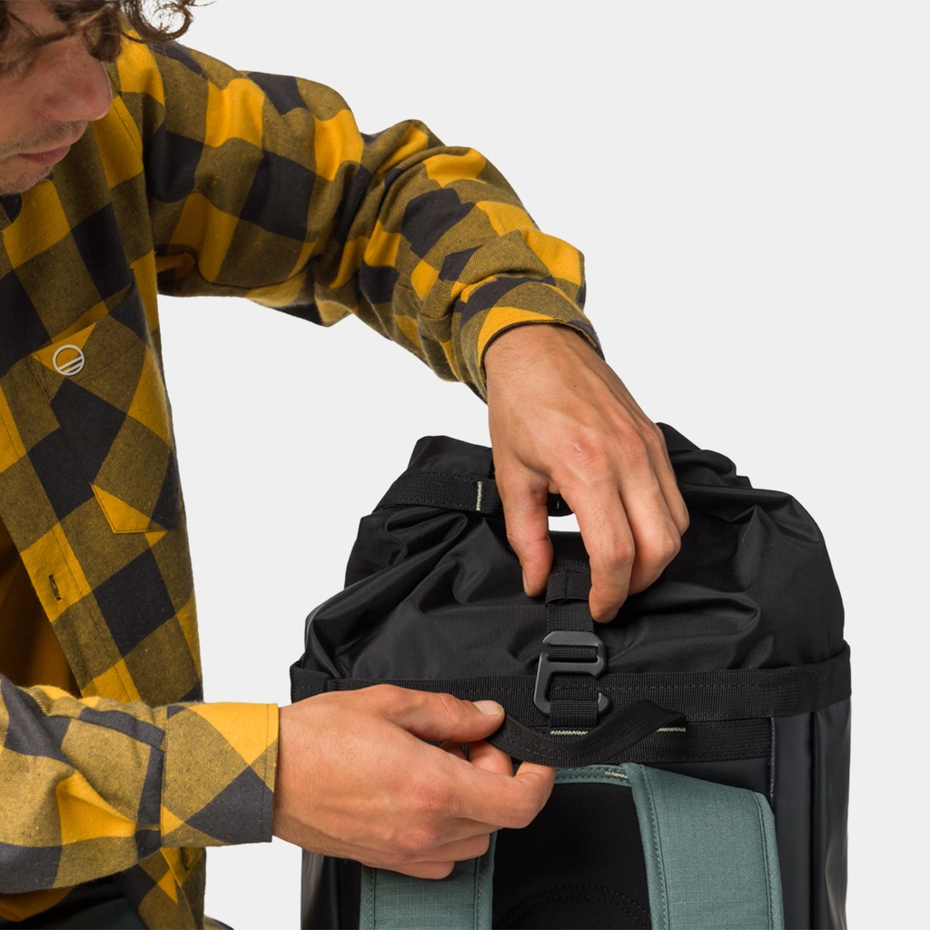 Crag Hauler 25 Black / Marsh